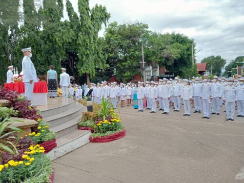 21 ต.ค. 2563 ร่วมพิธีวางพานพุ่มดอกไม้สด  เบื้องหน้าพระราชานุสาวรีย์ สมเด็จพระศรีนครินทราบรมราชชนนี